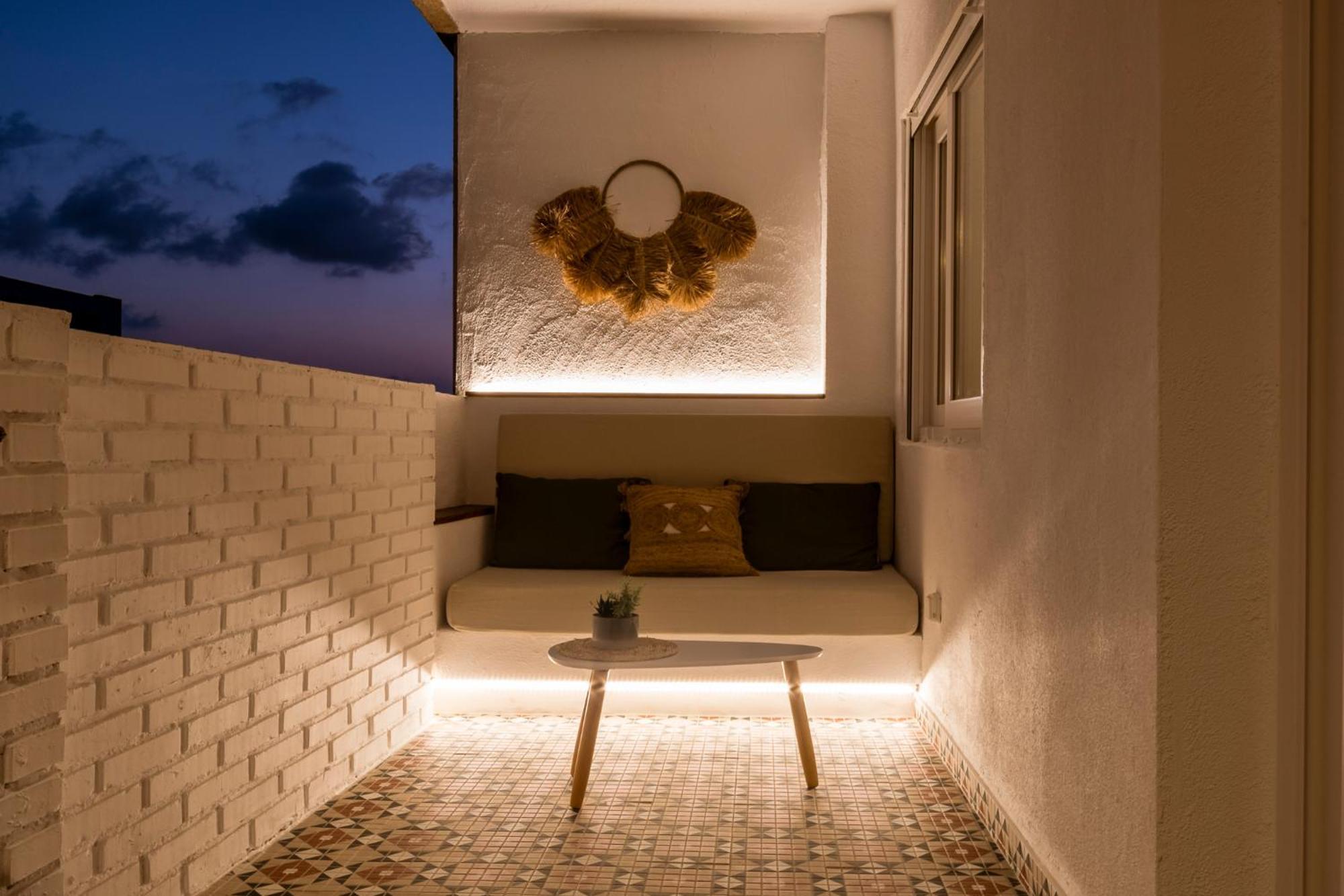 K-Nat By Nuka Homes Platja de Larenal Екстериор снимка